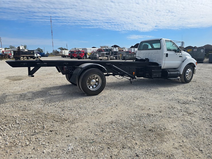 2004-ford-f650-image-25