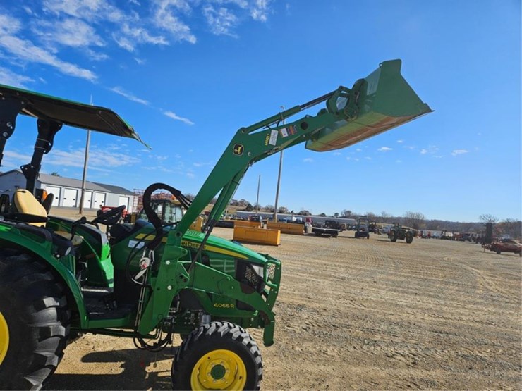 #3087-•-john-deere-4066-4x4-tractor,-h180-loader-image-60