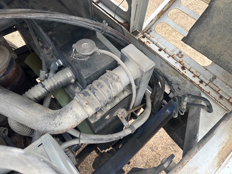 2004-capacity-tj7000-image-46