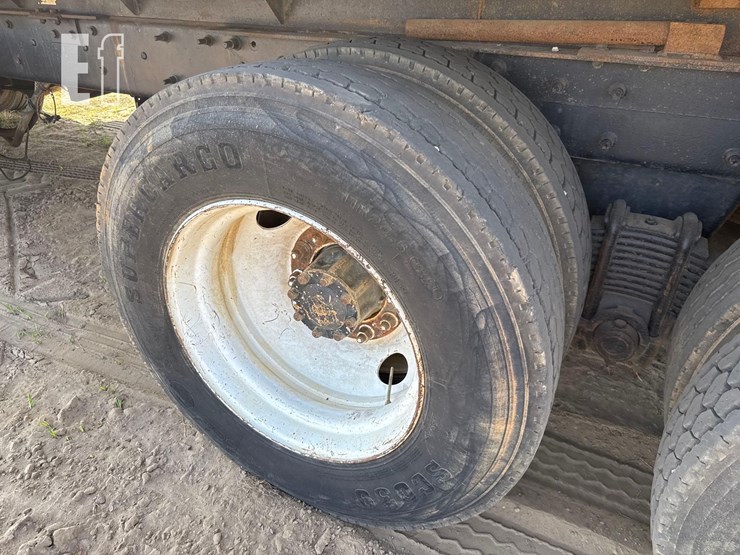 mack-t/a-dump-truck-image-10