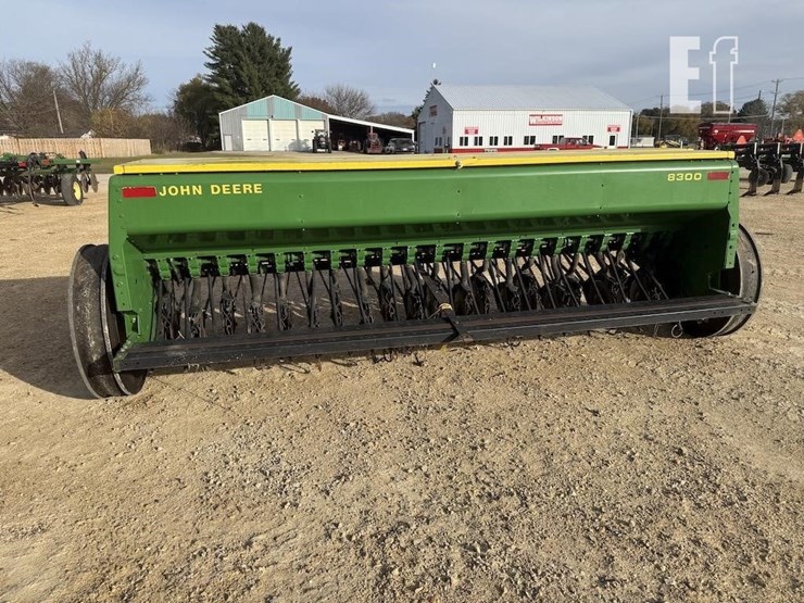 john-deere-8300-image-6