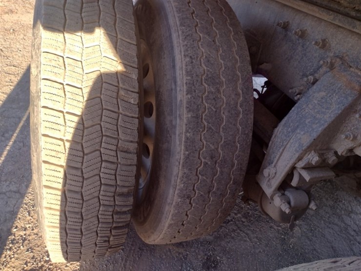 peterbilt-389-image-34