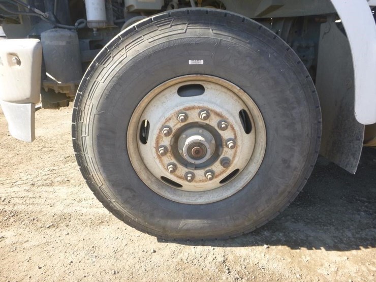 2009-sterling-lt9500-image-24