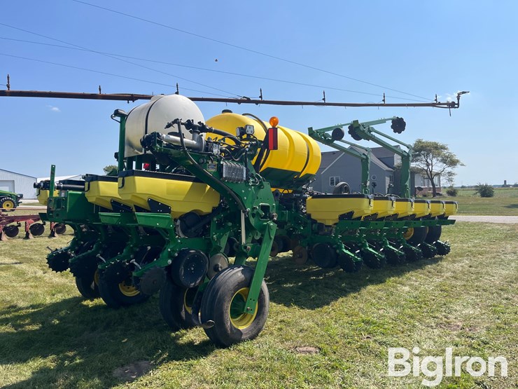 2011-john-deere-1770-image-5