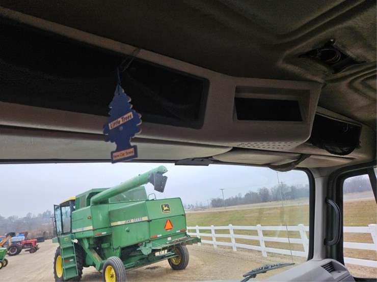 international-4900-image-40