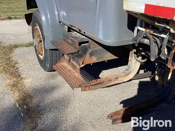 international-4900-image-12