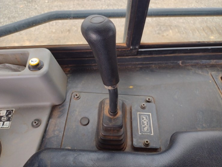 komatsu-d61ex-23-image-13