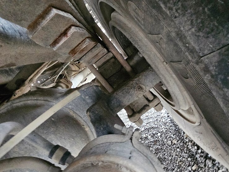 freightliner-columbia-120-image-114