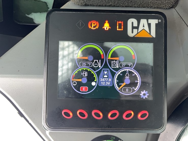 2015-caterpillar-246d-image-15