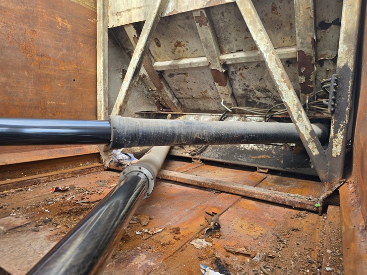 1996-mack-mr688s-image-93