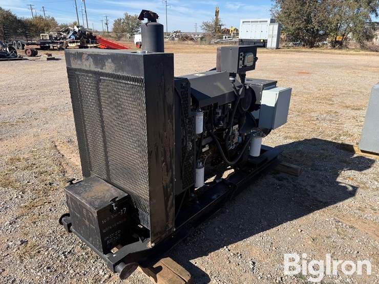 marathon-magnaplus-100kw-skid-mounted-diesel-generator-image-3