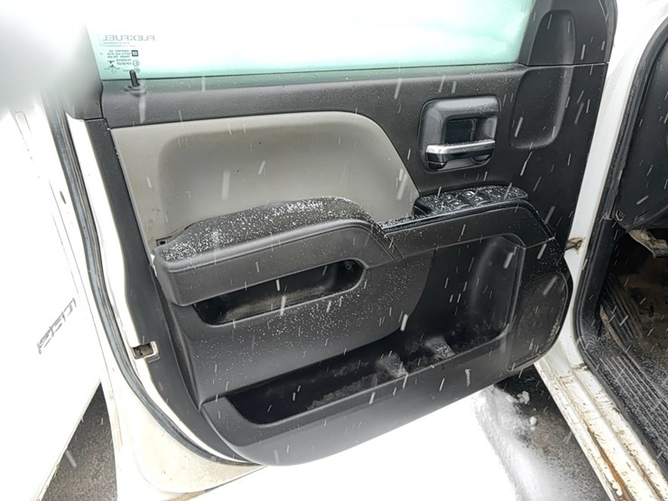 2016-chevrolet-2500hd-image-14