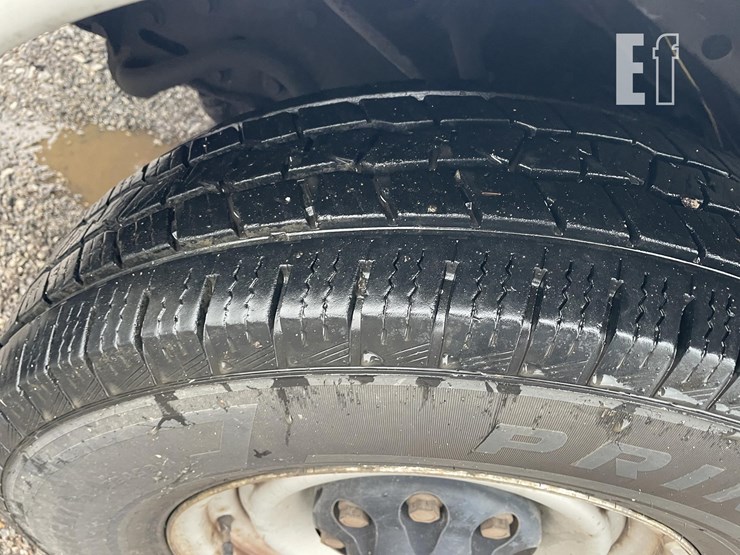 2002-chevrolet-express-2500-image-16