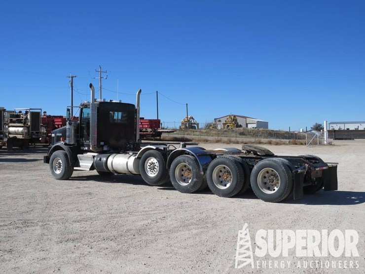 2012-kenworth-t800-image-3