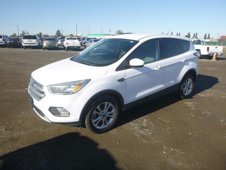 2017-ford-escape-image-1
