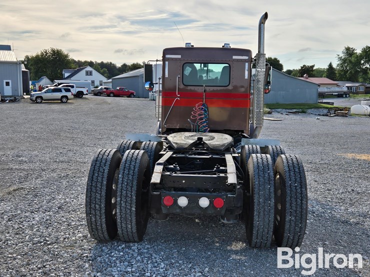 2013-kenworth-w900-image-6