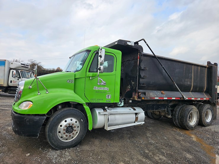 freightliner-columbia-112-image-4