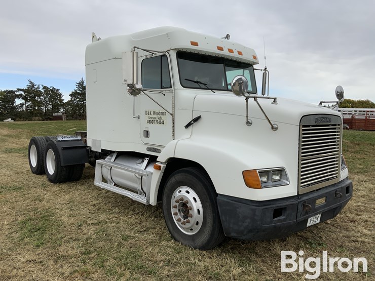 1996-freightliner-fld112-image-3