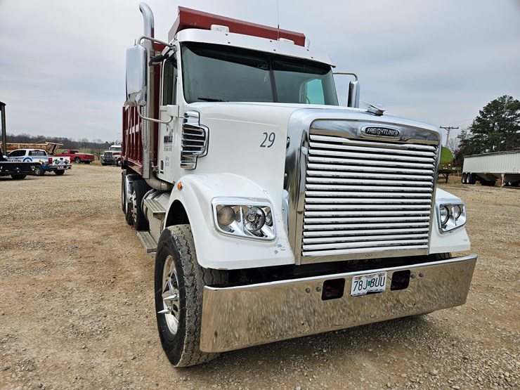freightliner-122sd-image-30