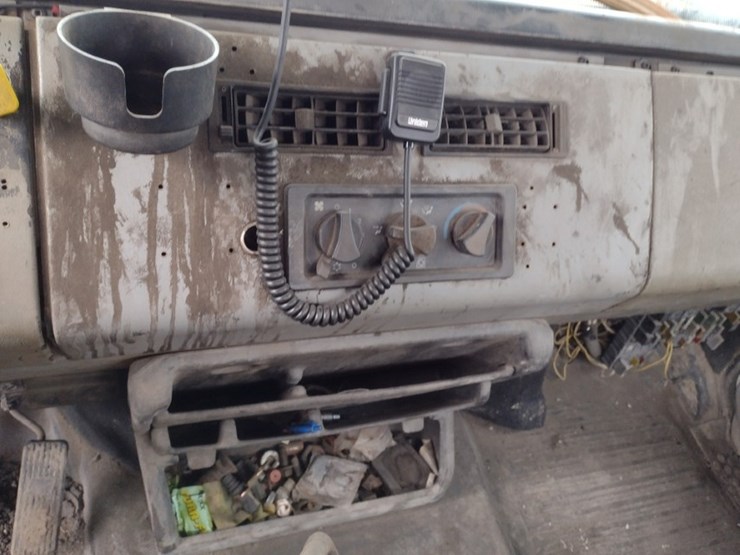 freightliner-fl60-image-10