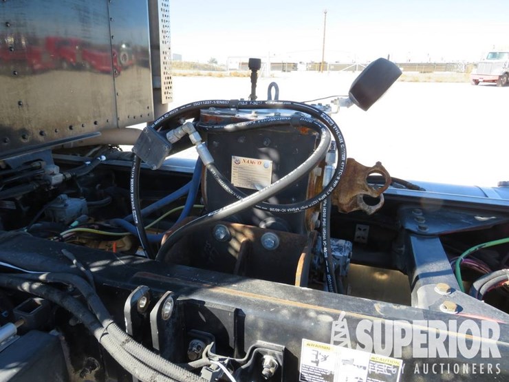 2012-kenworth-t800-image-7