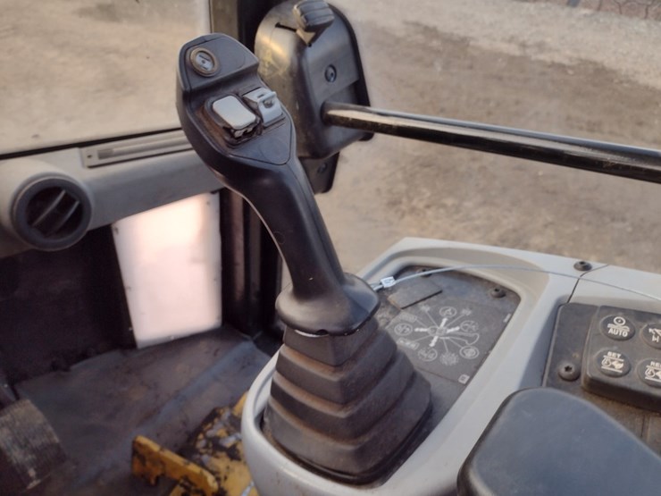 caterpillar-908m-image-9