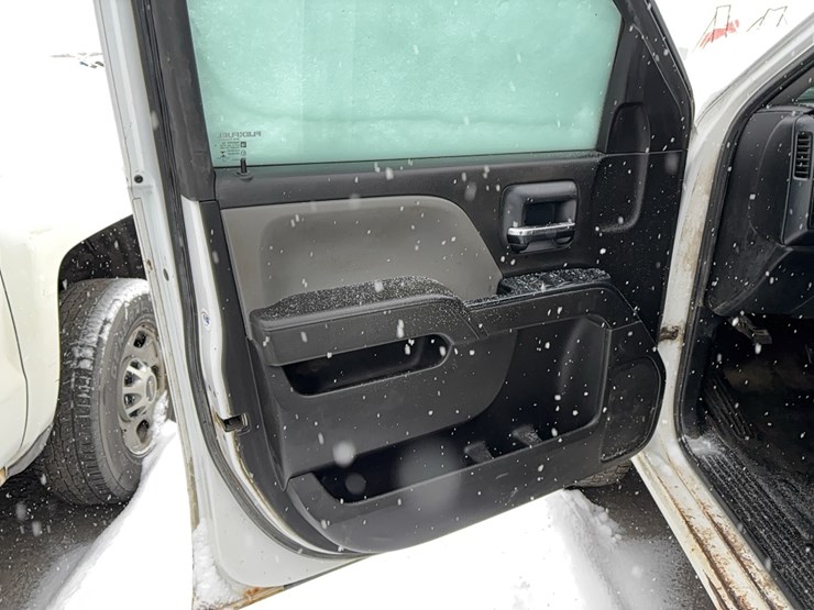 2016-chevrolet-2500hd-image-15