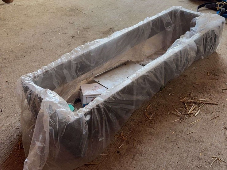 3ft-stainless-animal-water-trough,-like-new-image-4