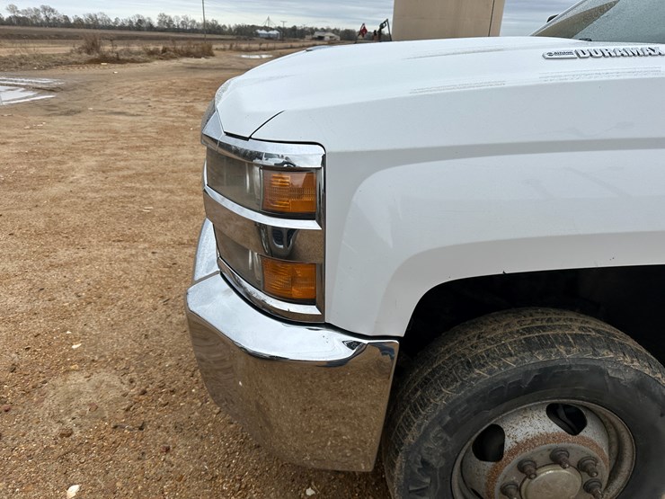 2017-chevrolet-3500hd-image-50