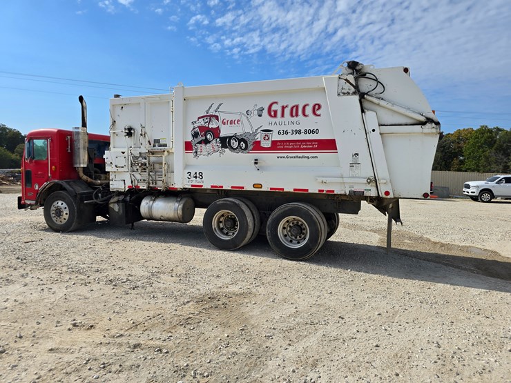 2003-peterbilt-320-image-12