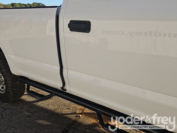 ford-f350-xl-image-24