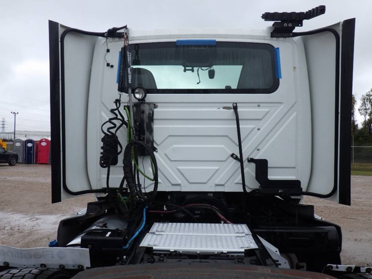 international-lt-image-10