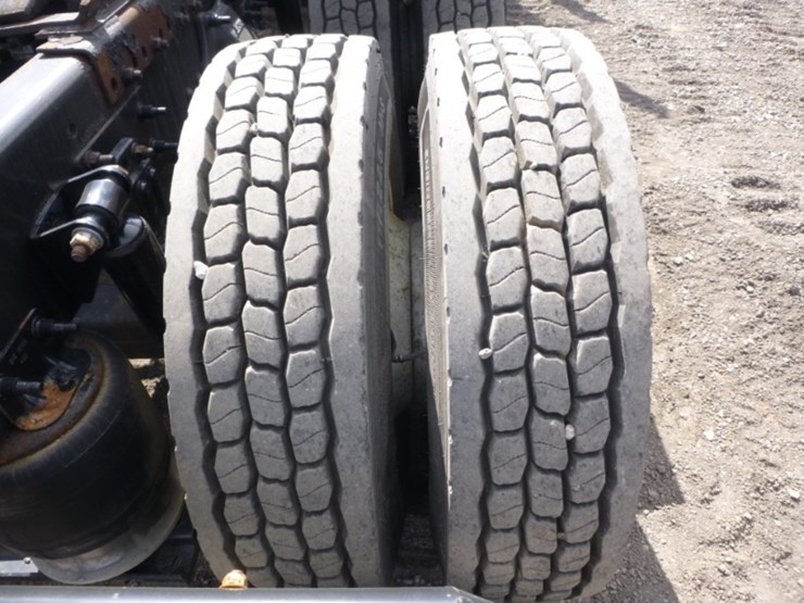 freightliner-coronado-122-image-28