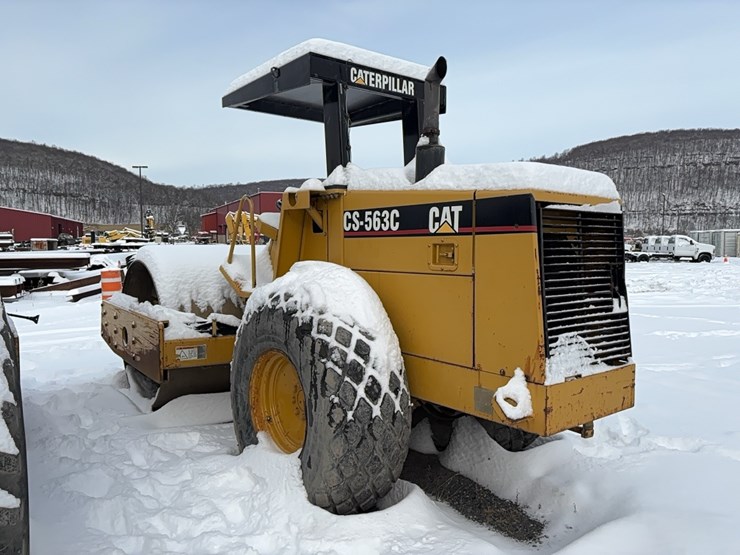 2016-caterpillar-cs-563c-image-7