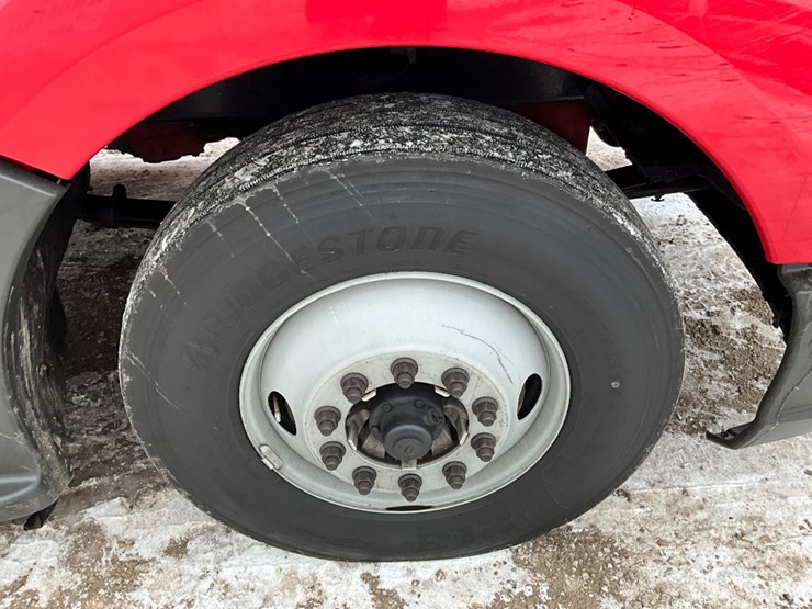 2019-kenworth-t680-image-11