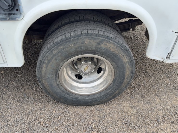 2003-chevrolet-3500-image-11