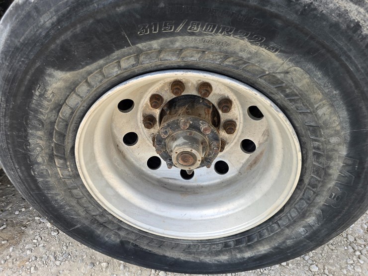 2003-peterbilt-320-image-105