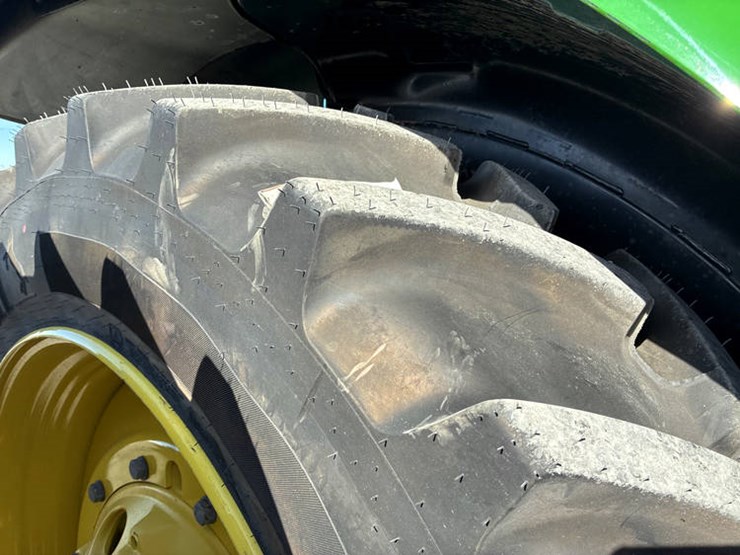 2014-john-deere-8295r-image-59