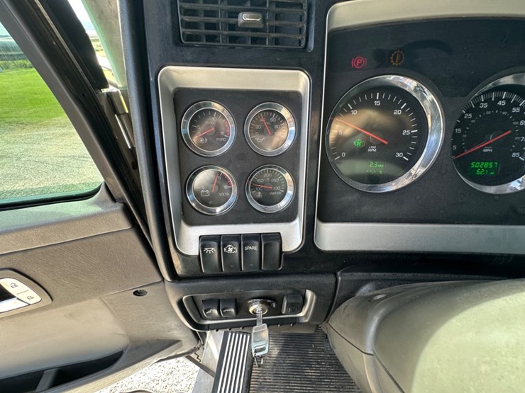 kenworth-t800-image-57