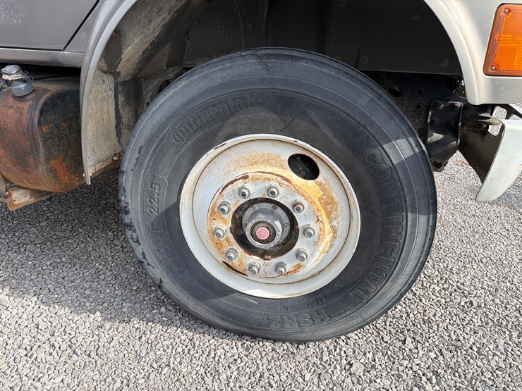 international-4700-image-9