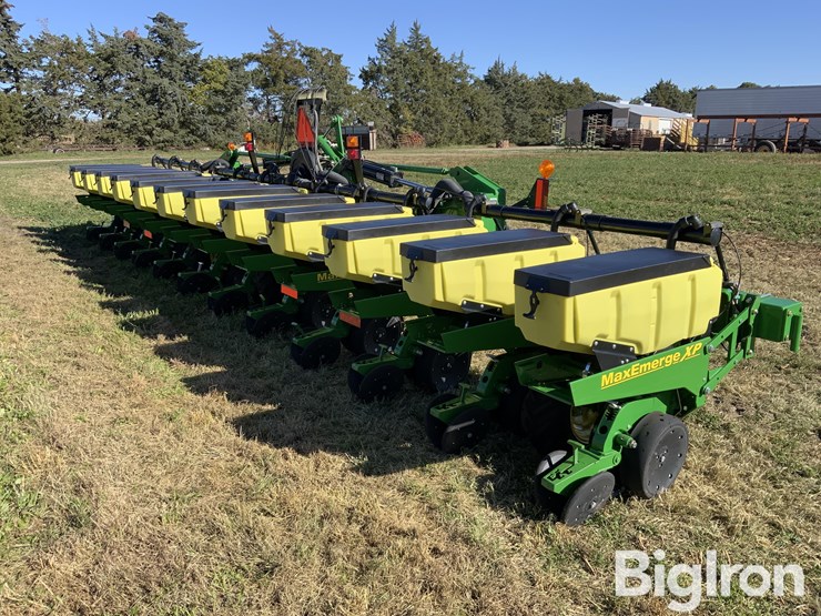 john-deere-1720-image-5