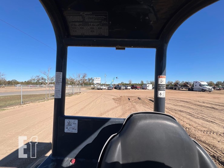 2015-deere-35g-image-39