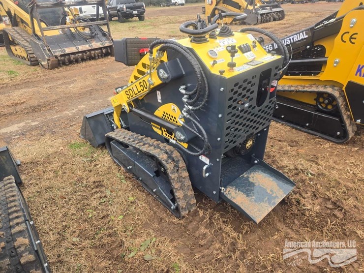 sdlanch-sdll50-mini-skid-steer-loader-image-13