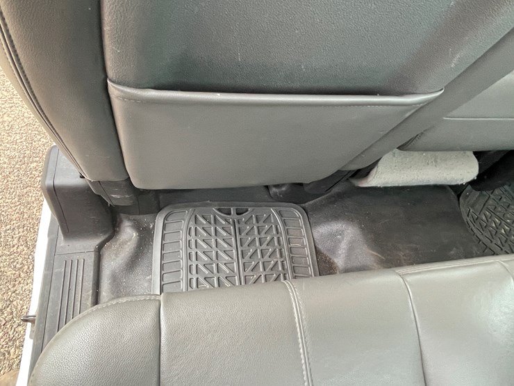 2013-chevrolet-1500-image-56