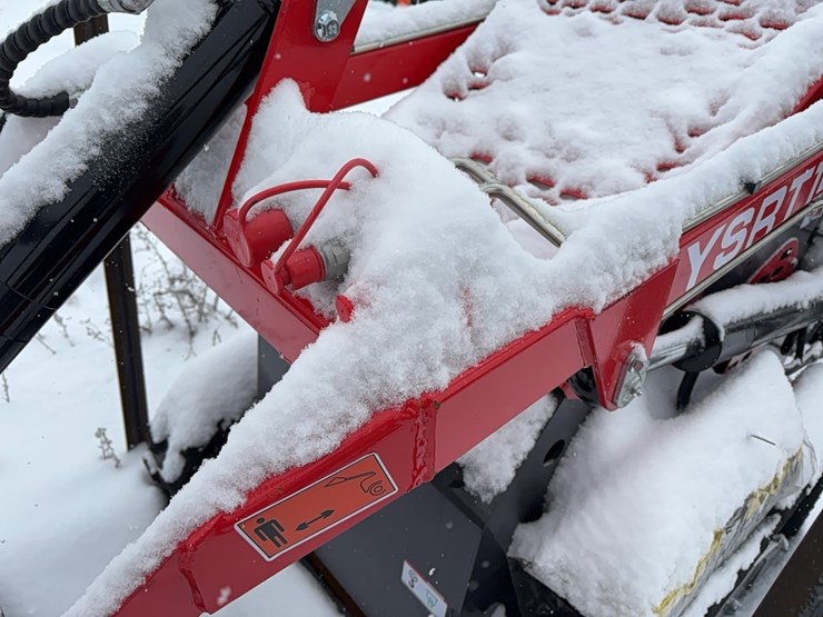 new-agt-ysrt14-mini-track-loader-image-10