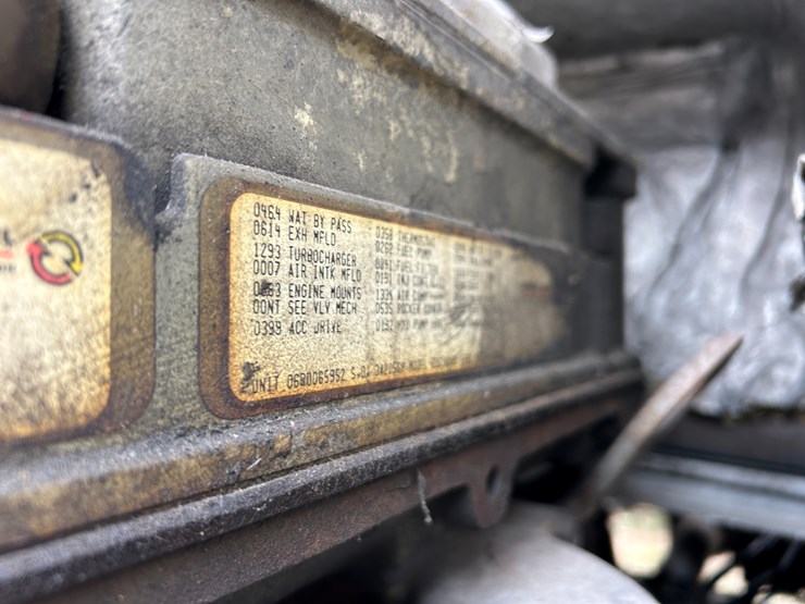 #95-•-volvo-semi-image-53