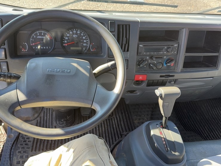 isuzu-npr-hd-image-17