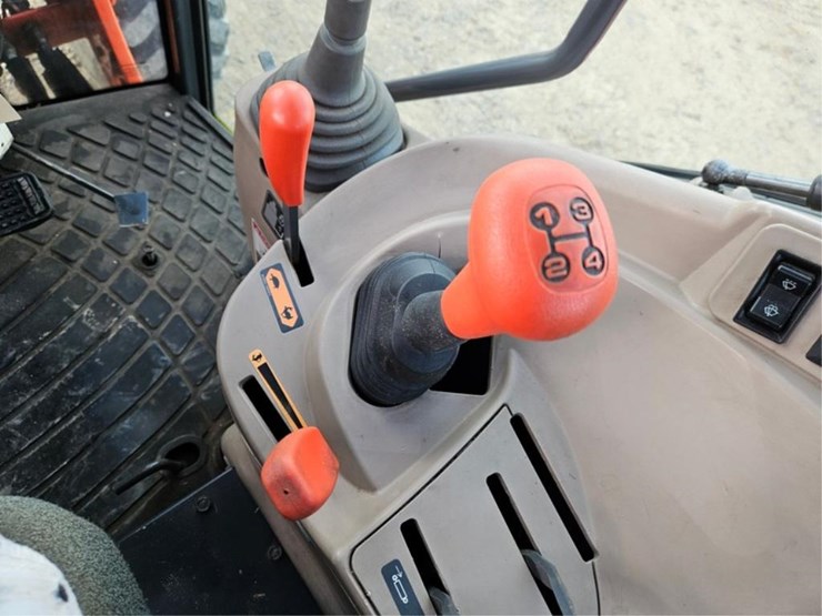 kubota-m7040-image-29