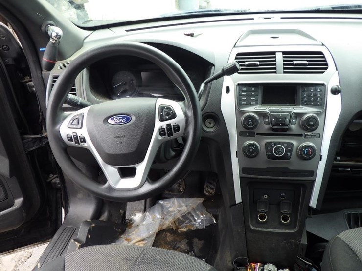 2014-ford-explorer-image-9