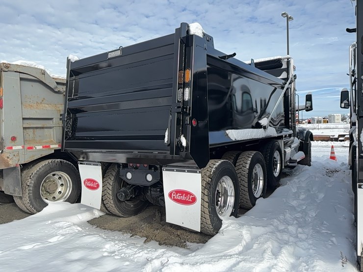 peterbilt-567-image-7